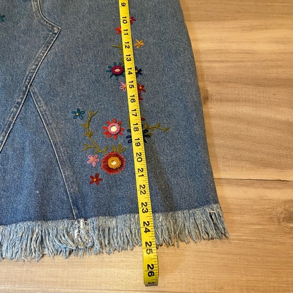 Carole Little Sport Women’s Denim Embroidered Skirt - Picture 6 of 6